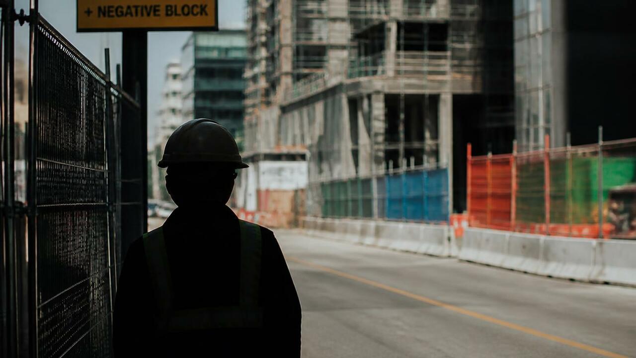 В Красноярске подрядчик срывает сроки благоустройства на Копылова Строительная компания нарушает график работ по ...