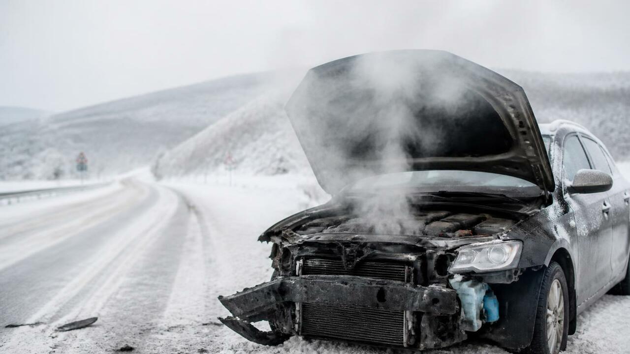Пожарные ликвидировали возгорание автомобиля на...